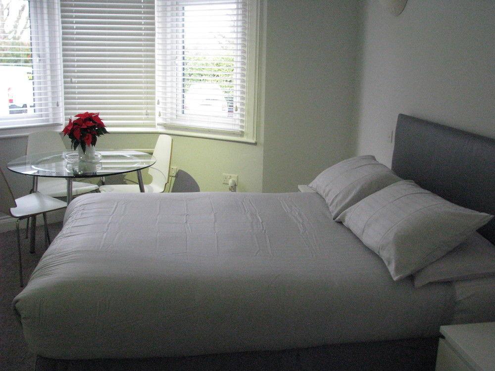 Park House Serviced Apartments Harrow Exteriör bild