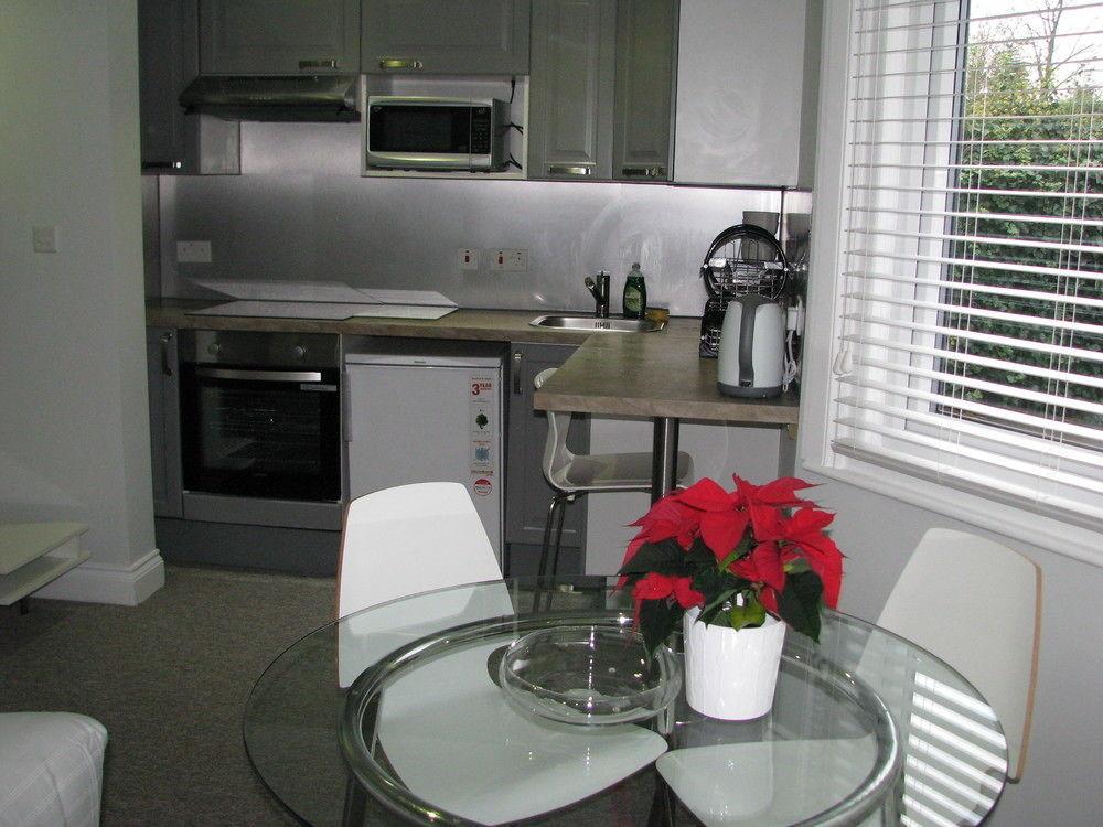 Park House Serviced Apartments Harrow Exteriör bild
