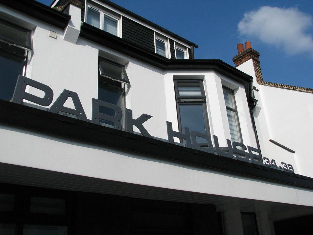 Park House Serviced Apartments Harrow Exteriör bild